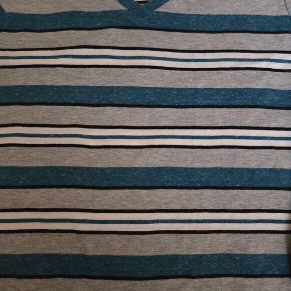 Men's Size Medium Blue/Gray/White & Black Long Sleeve V-Neck - Picture 3 of 8